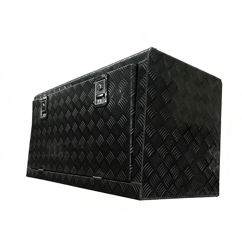 Caja de herramientas debajo de la carrocería